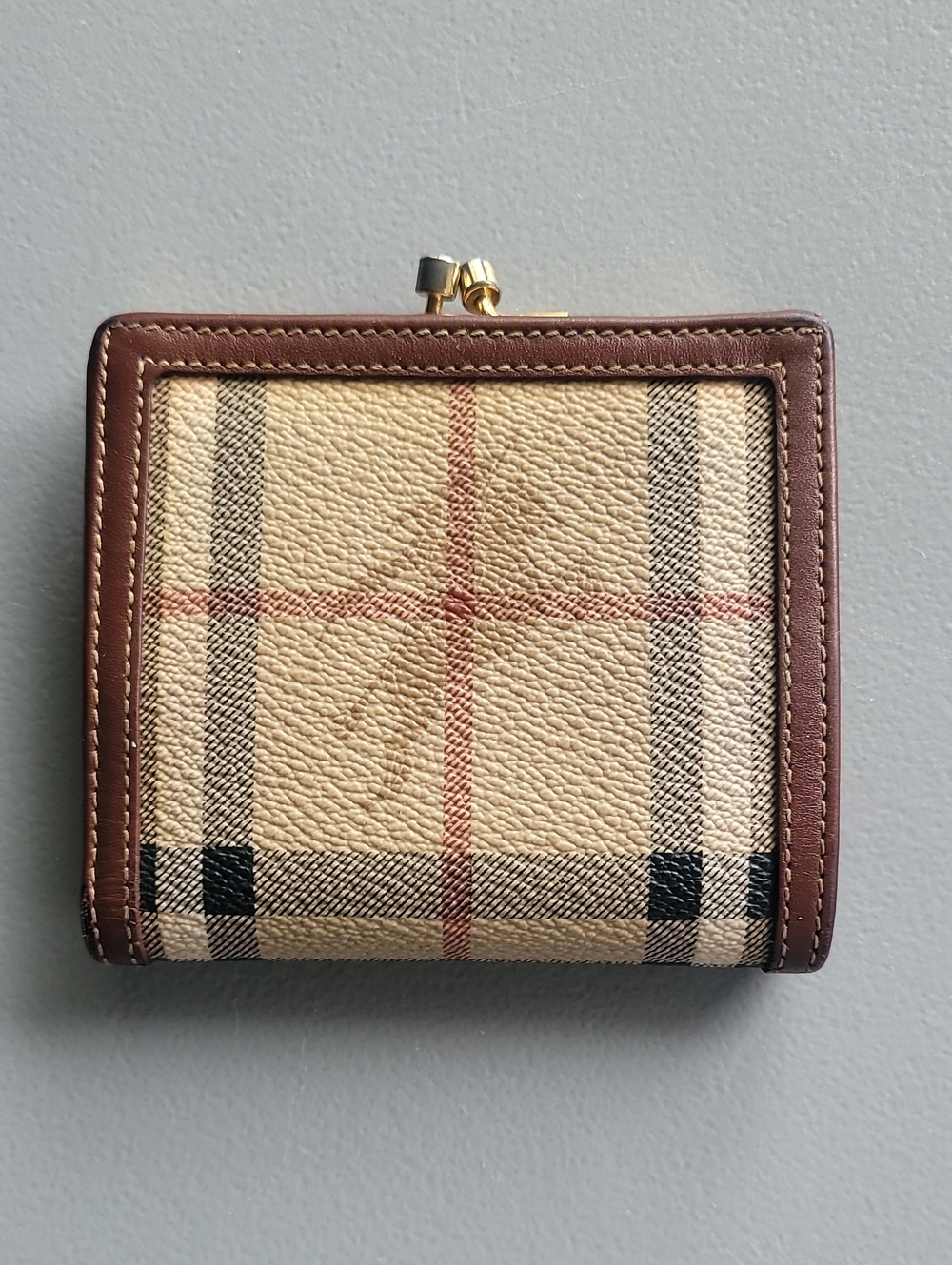 Burberry Kiss Lock Wallet